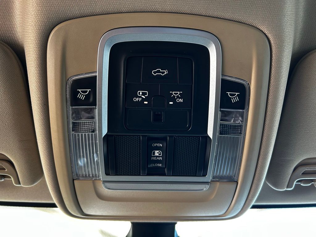 2019 Ram 3500 Laramie photo 30
