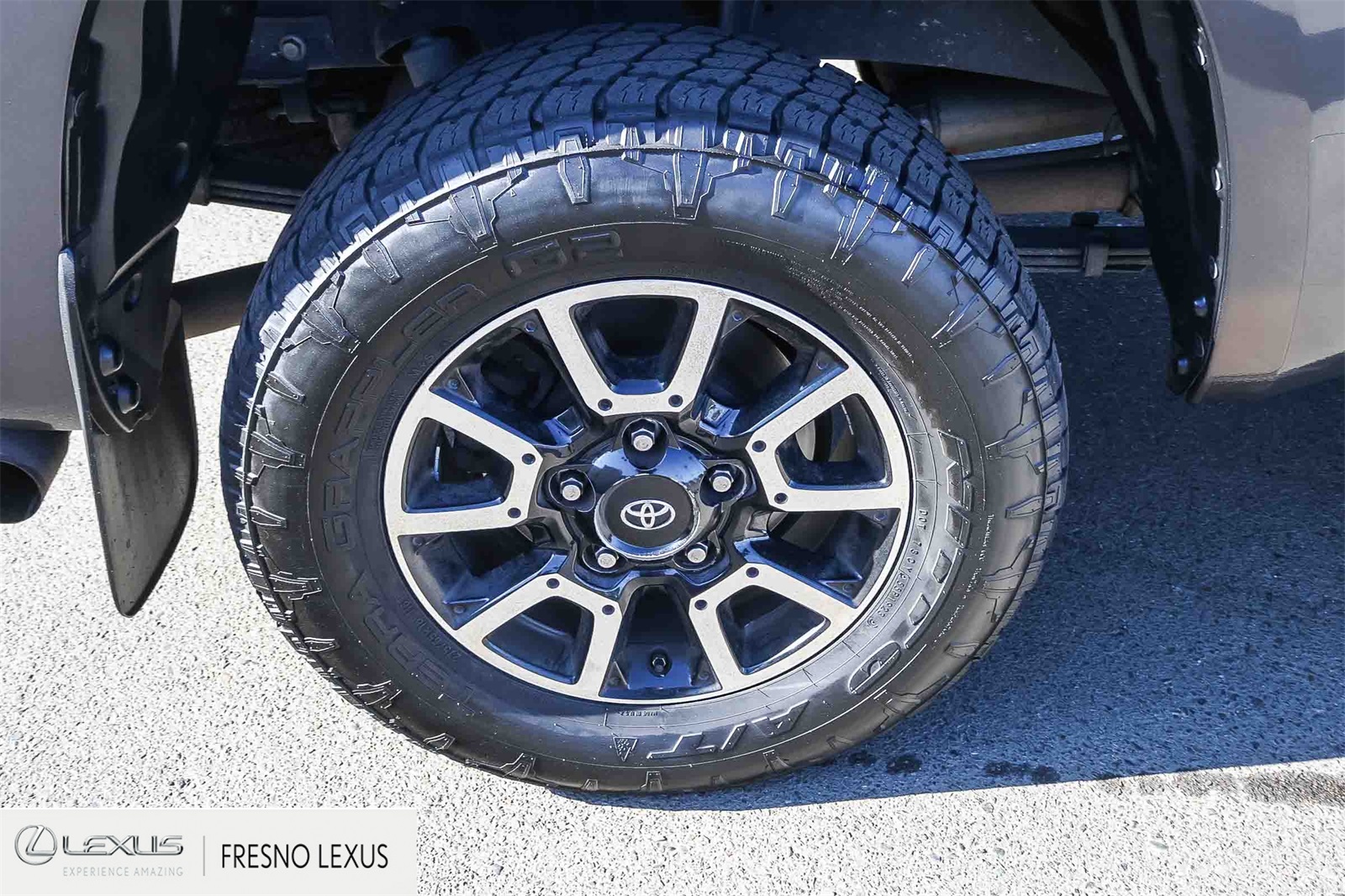 2016 Toyota Tundra Limited CrewMax photo 8