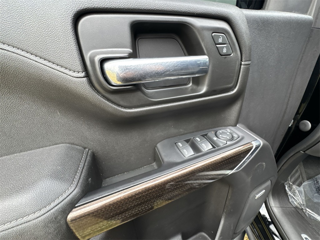 2021 Chevrolet Silverado 1500 RST photo 13