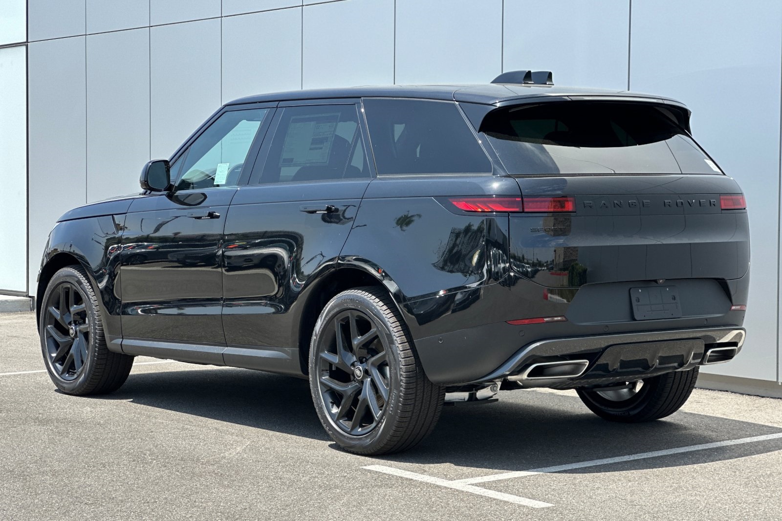 2025 Land Rover Range Rover Sport SE photo 3
