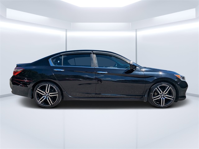 2016 Honda Accord Sport photo 2