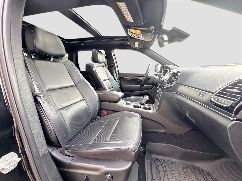 2021 Jeep Grand Cherokee Anniversary Edition photo 28