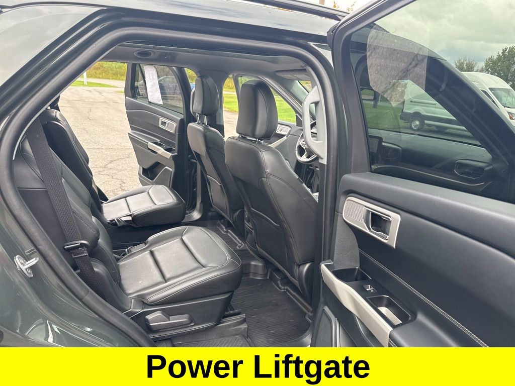 2024 Ford Explorer XLT photo 13