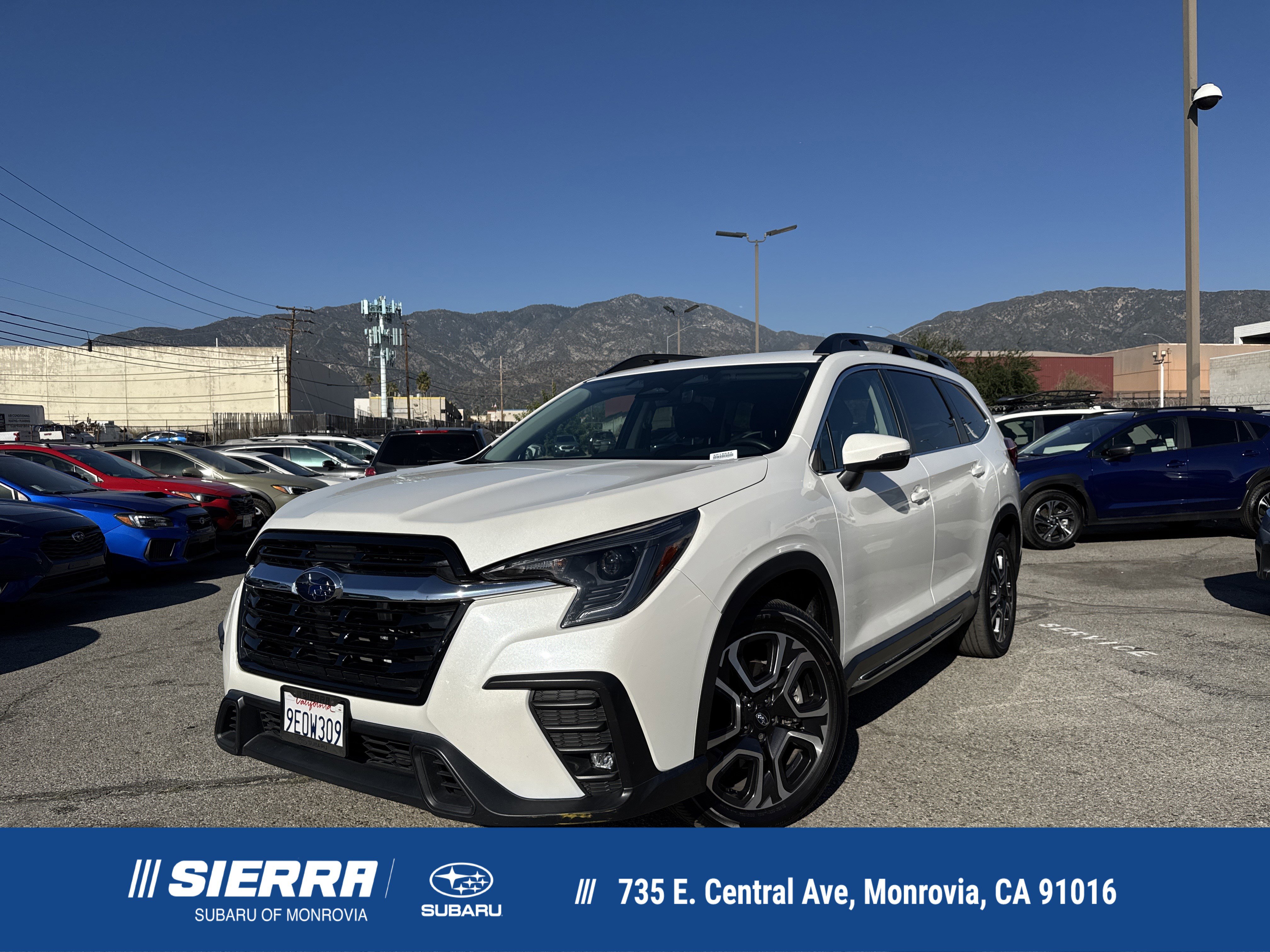 2023 Subaru Ascent Limited's photo