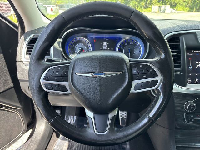 2019 Chrysler 300 Touring photo 26