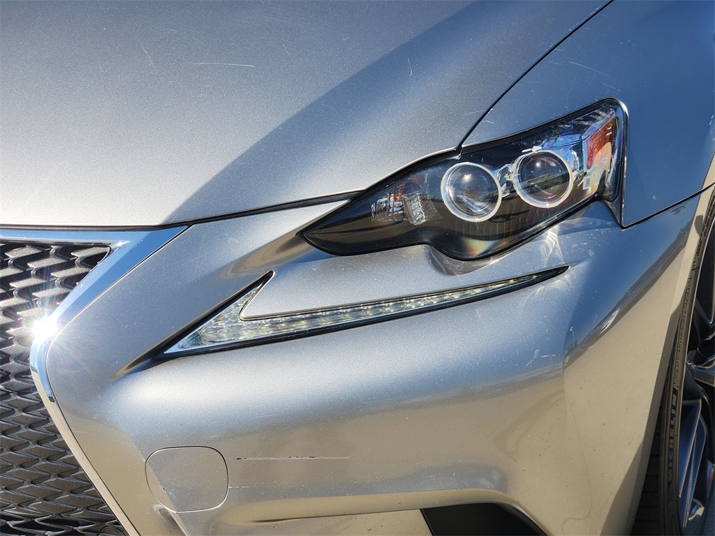 2016 Lexus IS 200t F SPORT photo 9