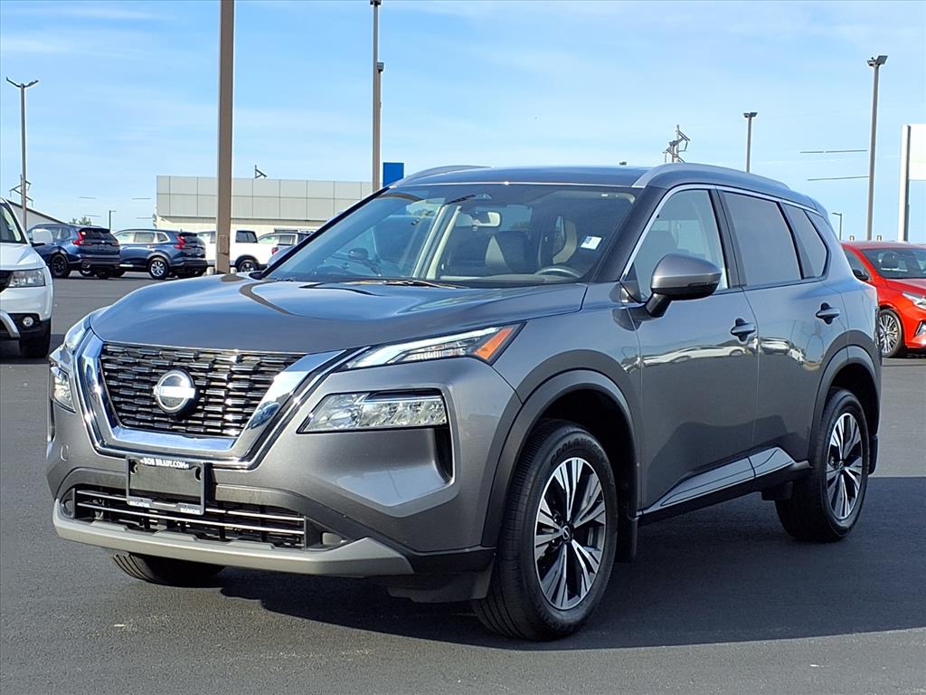 2022 Nissan Rogue SV photo 12