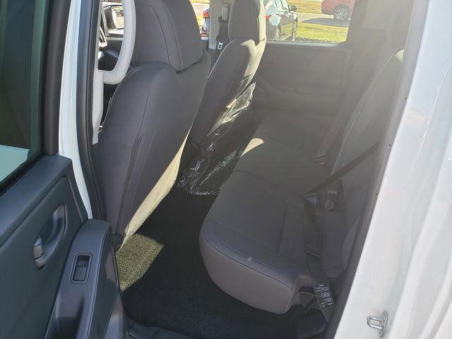 2025 Nissan Frontier Crew Cab S photo 12