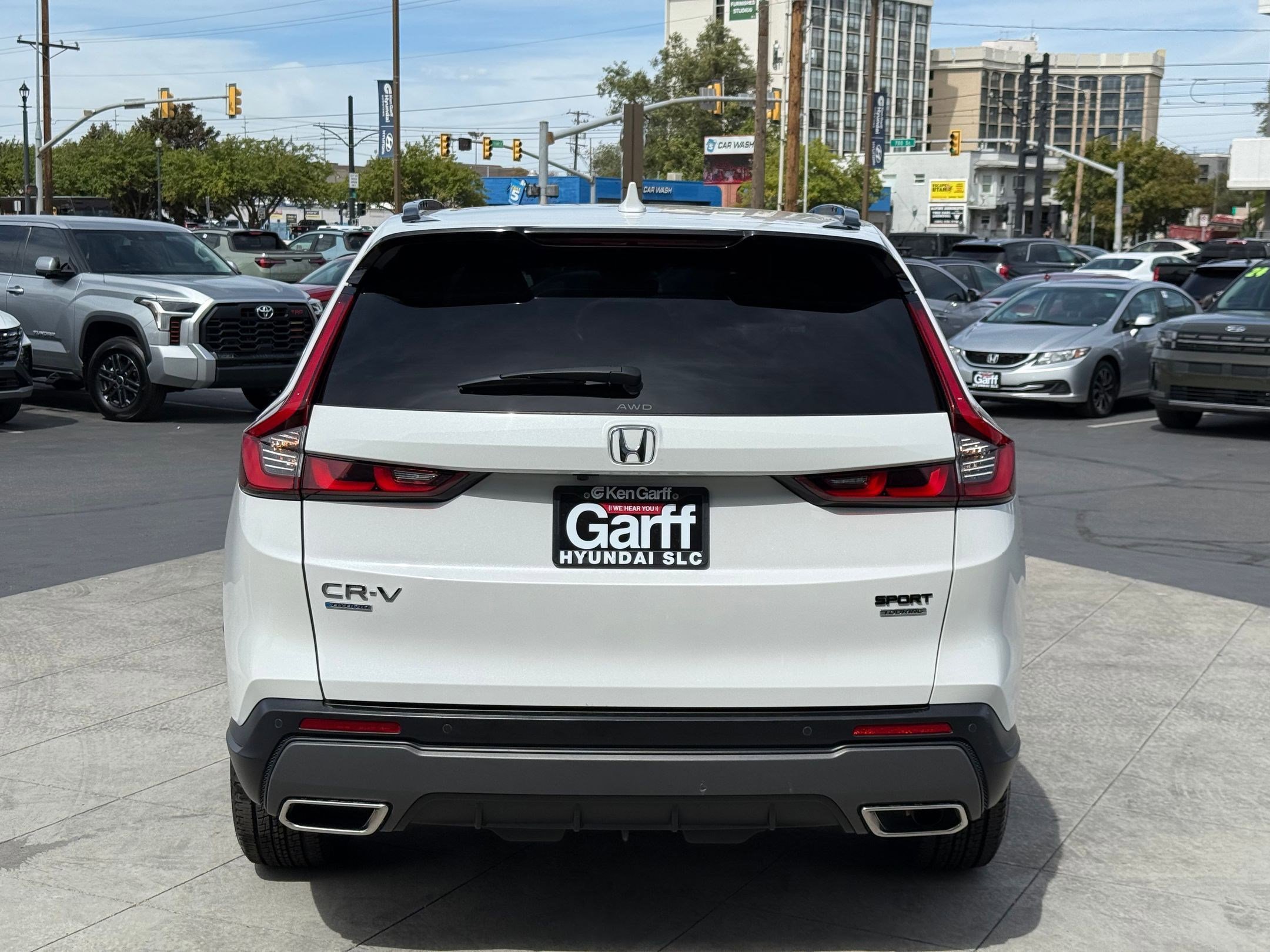 2023 Honda CR-V Hybrid Sport Touring photo 4