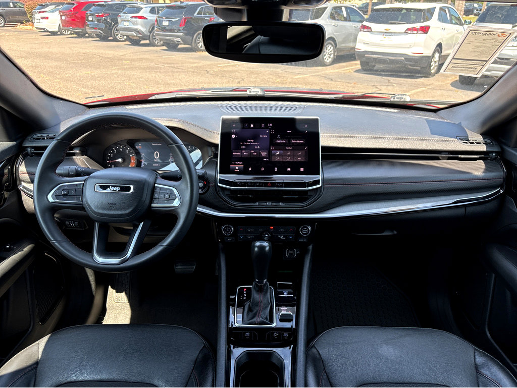 2023 Jeep Compass Trailhawk photo 2