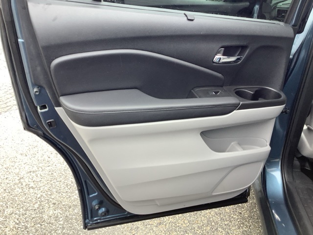 2021 Honda Pilot Touring photo 14