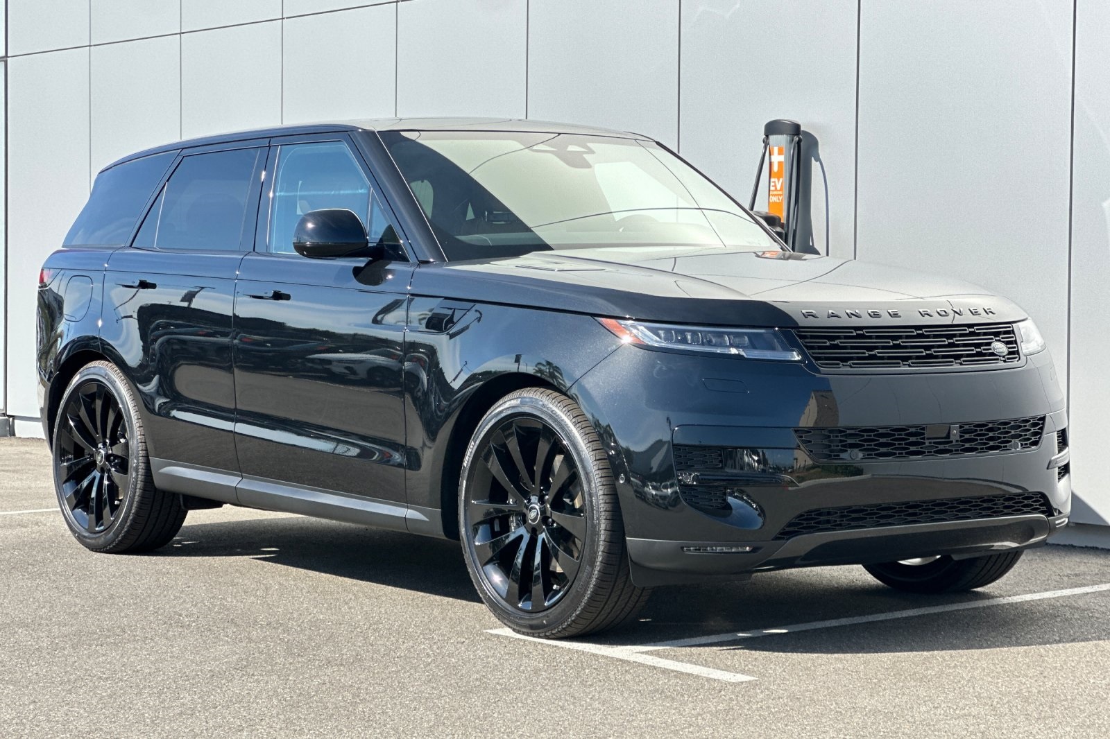 2025 Land Rover Range Rover Sport SE photo 7