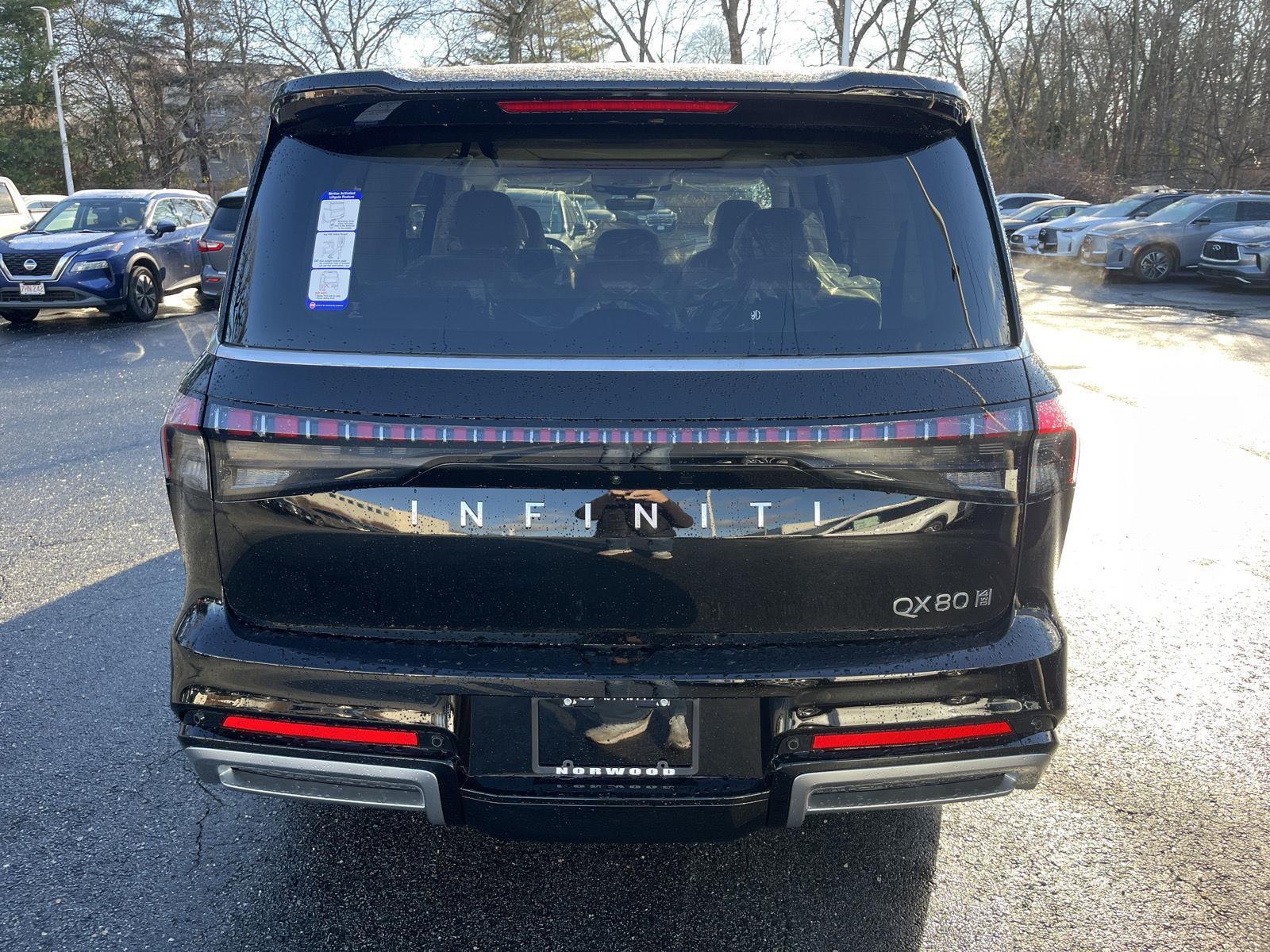 2026 Infiniti QX80 Luxe photo 4