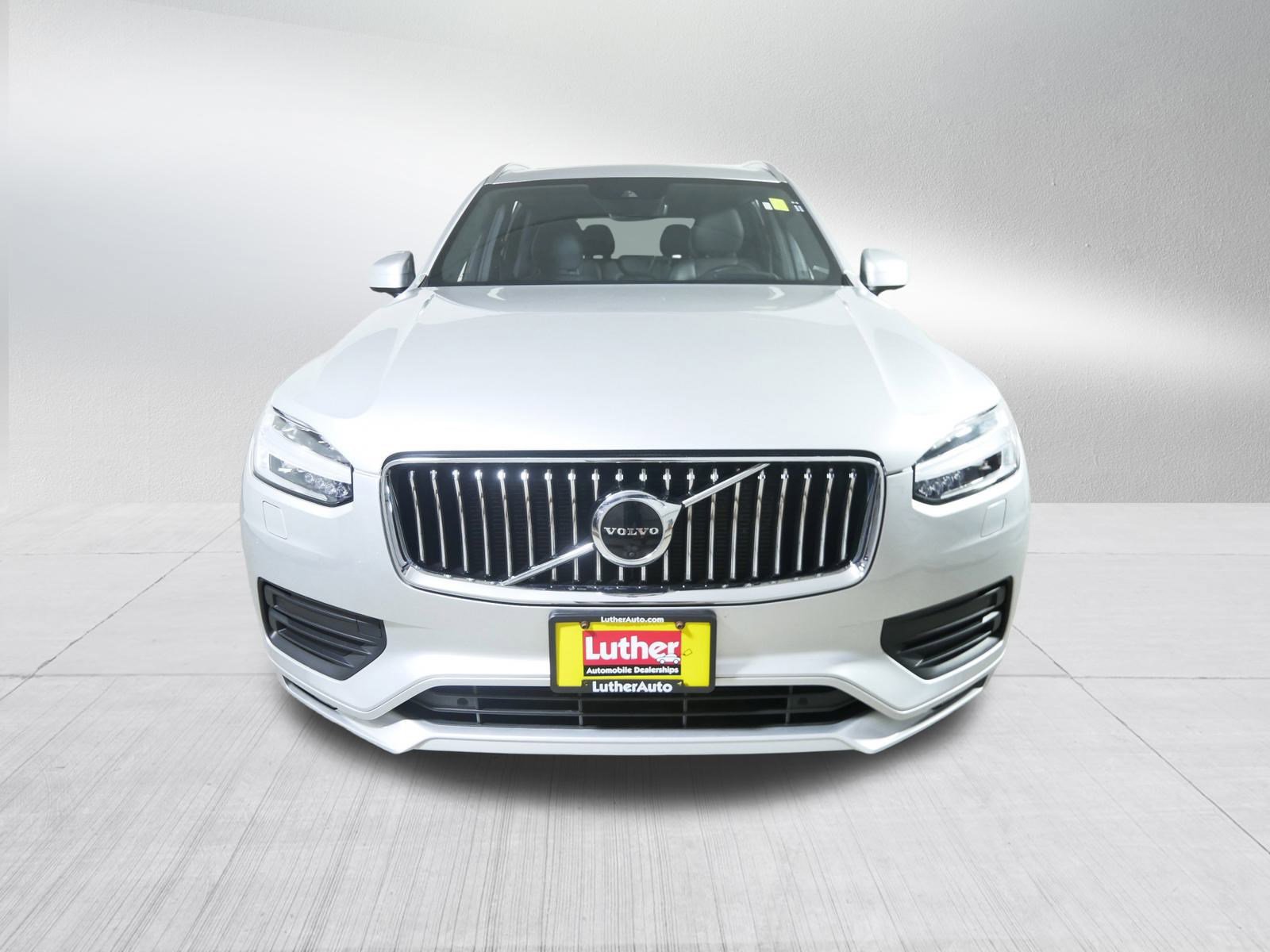 2020 Volvo XC90 Momentum AWD photo 2