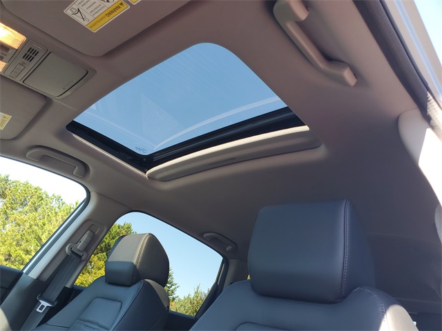2019 Honda CR-V Touring photo 13