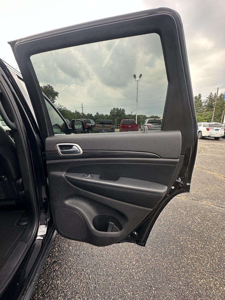 2021 Jeep Grand Cherokee Laredo X photo 8