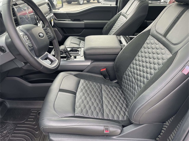 2025 Ford F-150 XLT photo 7