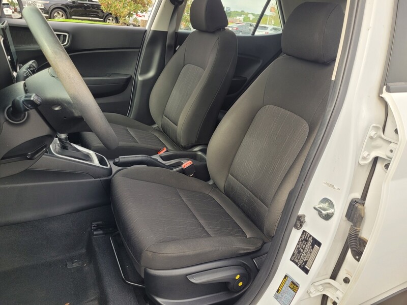 2022 Hyundai Venue SE photo 4