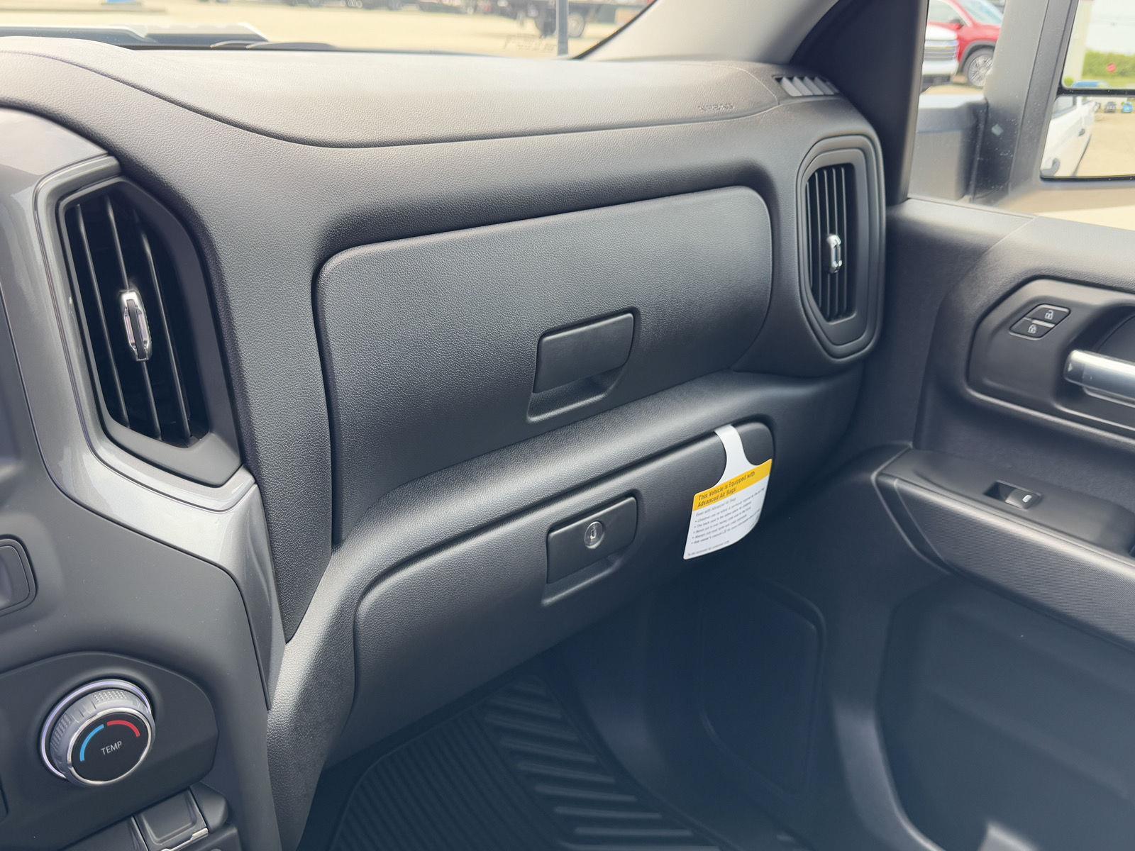 2025 Chevrolet Silverado 2500HD Custom photo 24