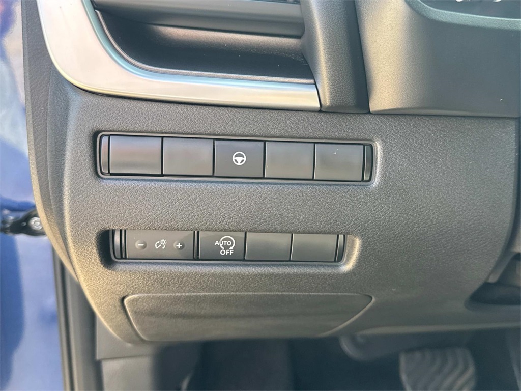 2023 Nissan Rogue SV photo 19
