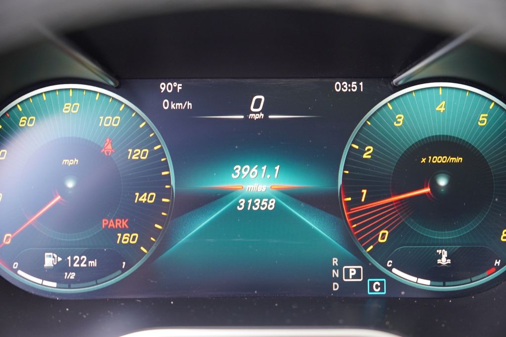 2022 Mercedes Benz GLC 300 photo 21