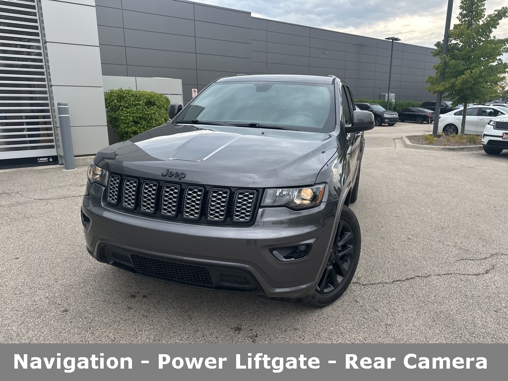 2020 Jeep Grand Cherokee Laredo photo 2