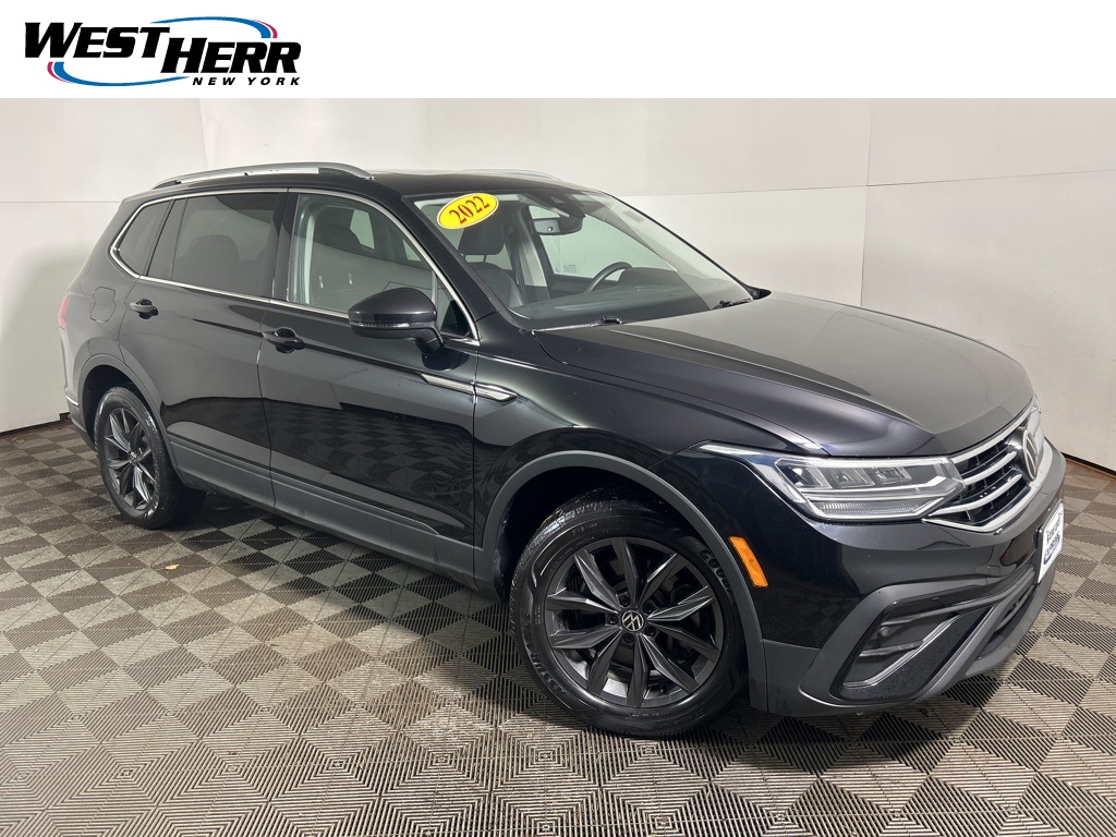 2022 Volkswagen Tiguan SE's photo