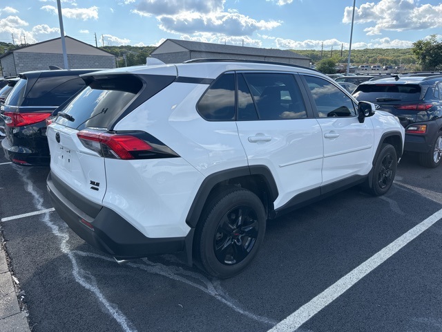 2021 Toyota RAV4 XLE photo 3