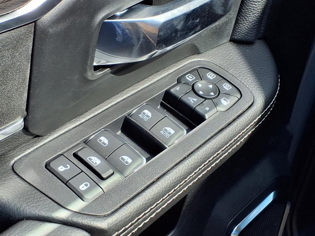 2025 Ram 2500 Laramie photo 5