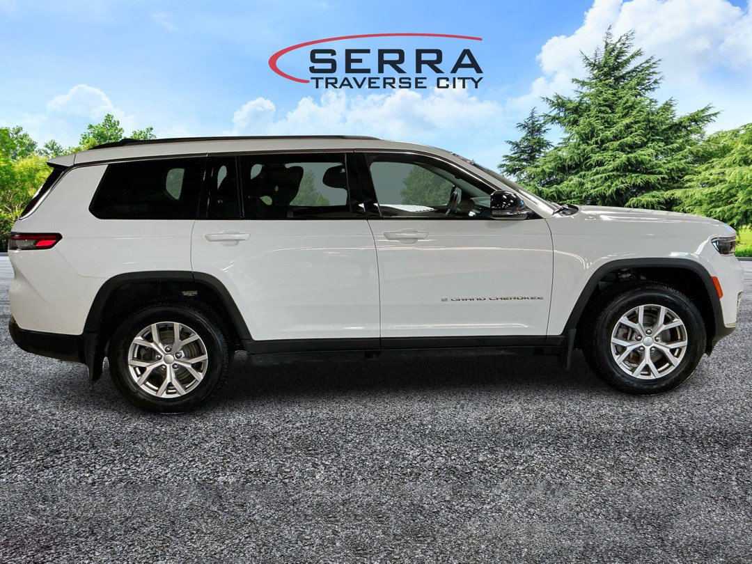 2022 Jeep Grand Cherokee Limited photo 2