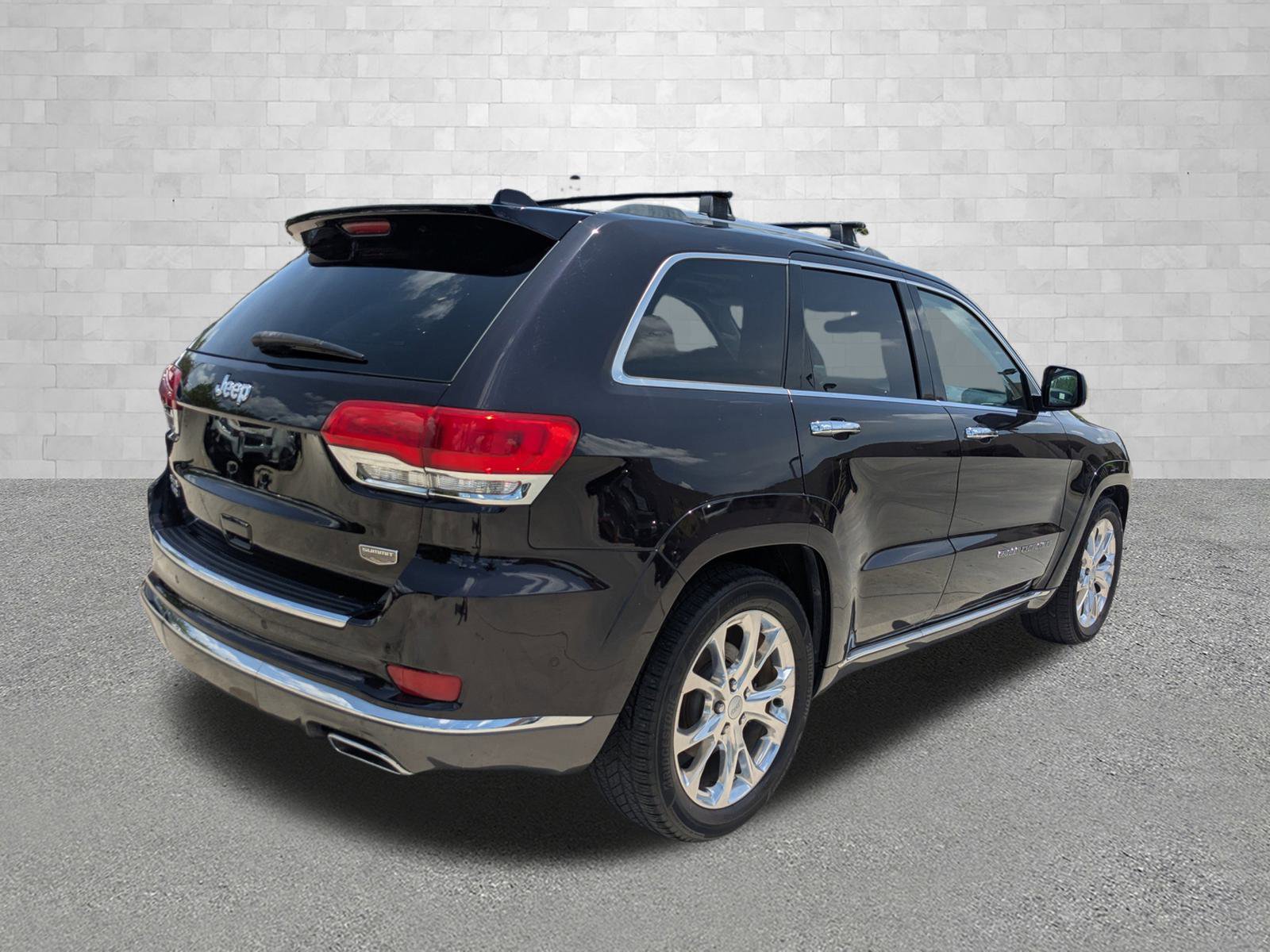 2020 Jeep Grand Cherokee Summit photo 2