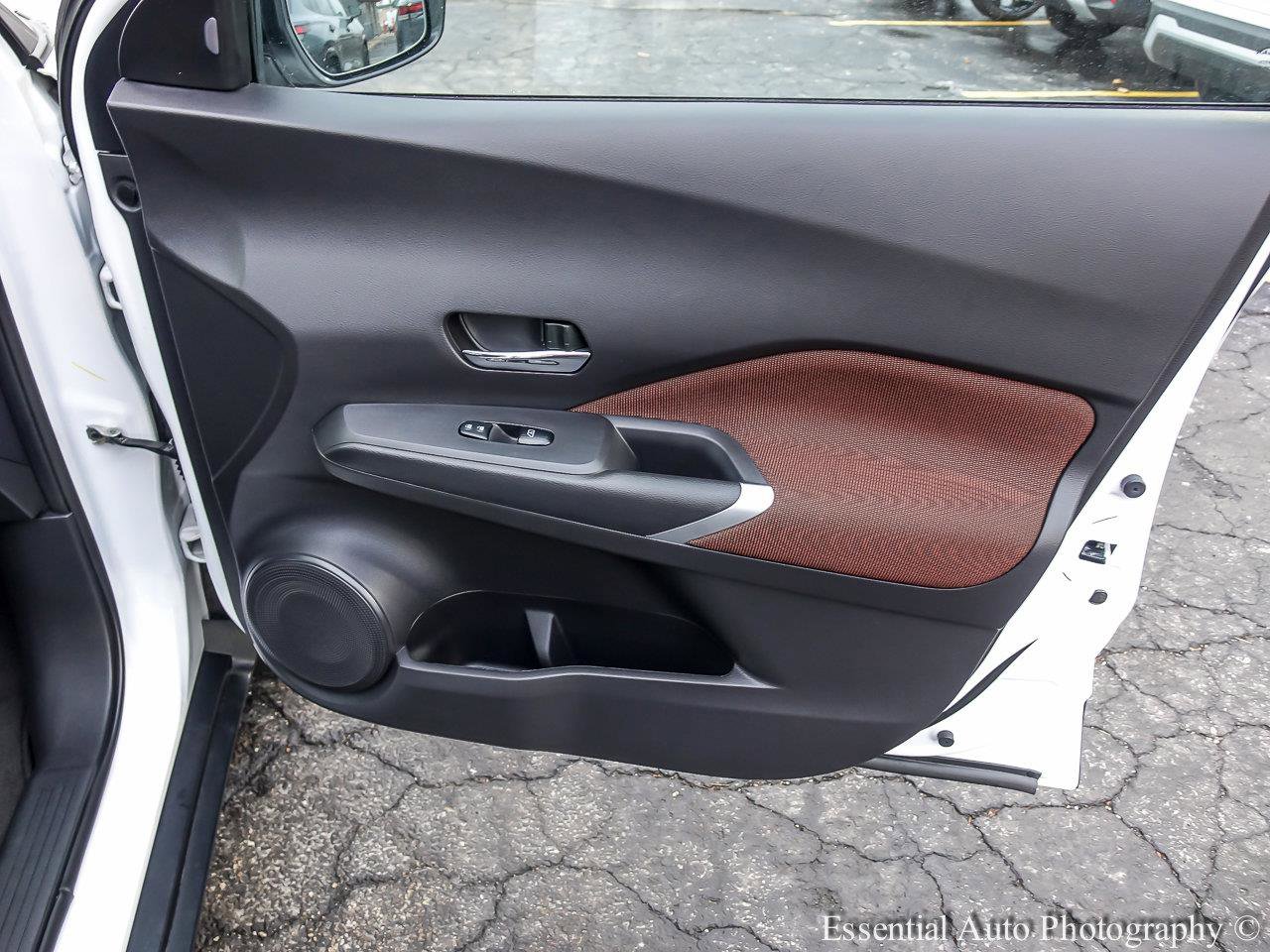 2024 NISSAN KICKS - Image 20