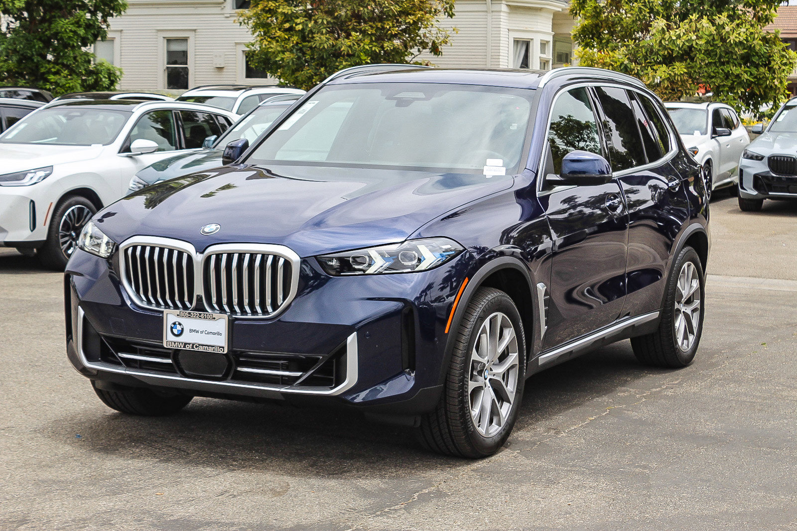 New 2025 Tanzanite Blue II Metallic BMW xDrive40i image 3