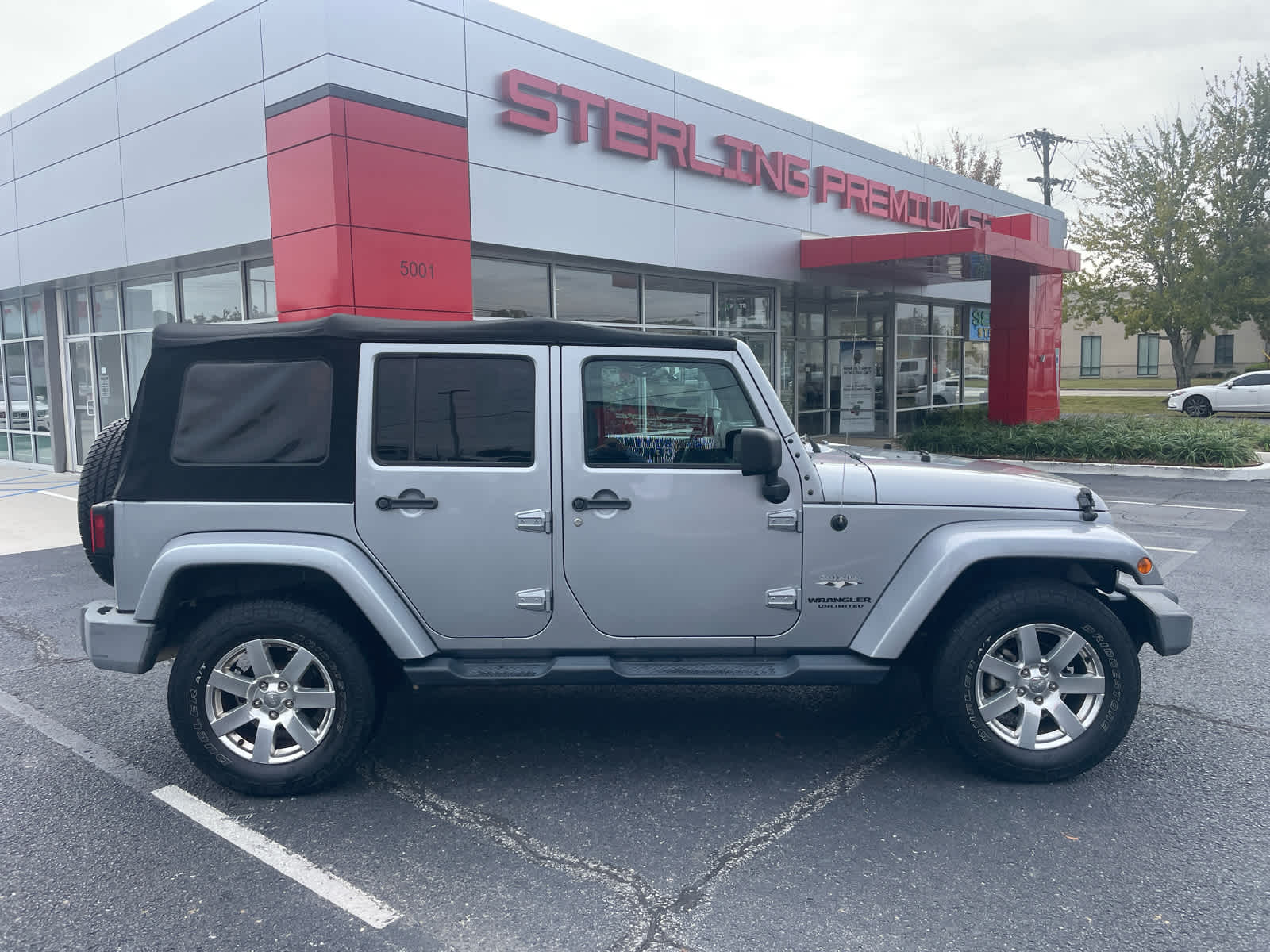 2017 Jeep Wrangler Unlimited Sahara's photo