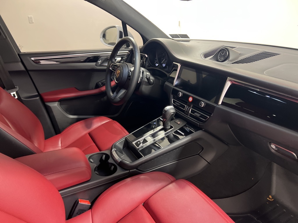 2023 Porsche Macan Base photo 22