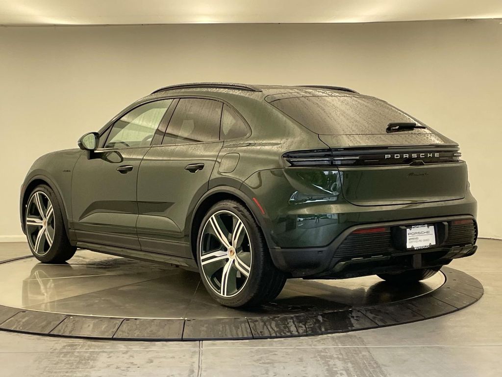 2025 Porsche Macan Electric 4 photo 3