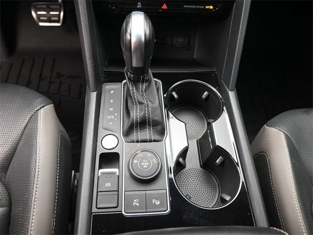 2023 Volkswagen Atlas V6 SEL Premium R-Line photo 3