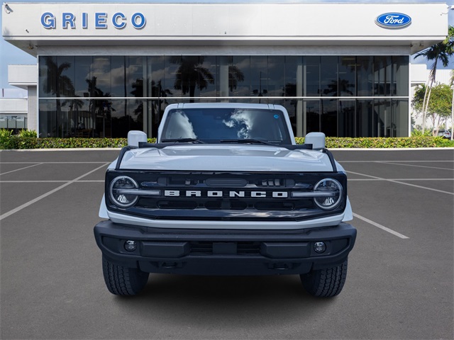 2025 Ford Bronco Outer Banks photo 3