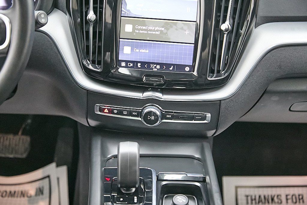 2023 VOLVO XC60 - Image 26