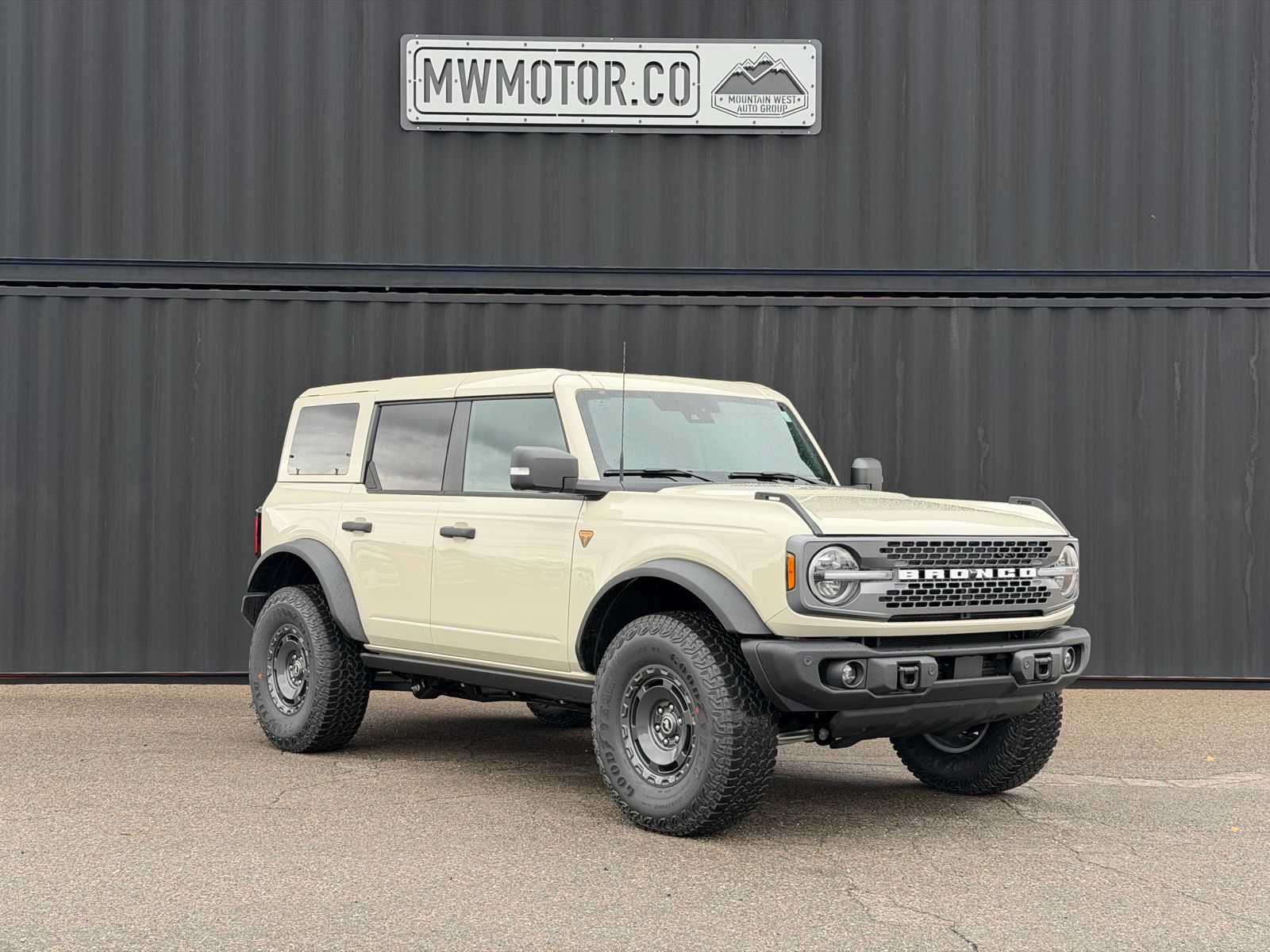 2025 Ford Bronco 4-Door Badlands's photo