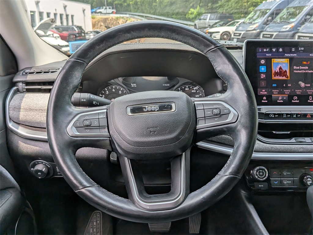2022 Jeep Compass Latitude Lux photo 12