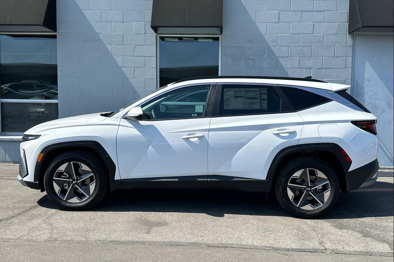 2025 Hyundai Tucson SEL photo 2