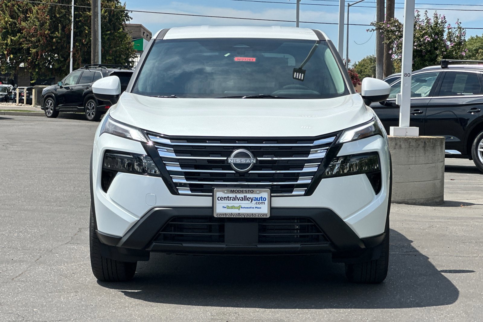 2026 Nissan Rogue SV photo 8