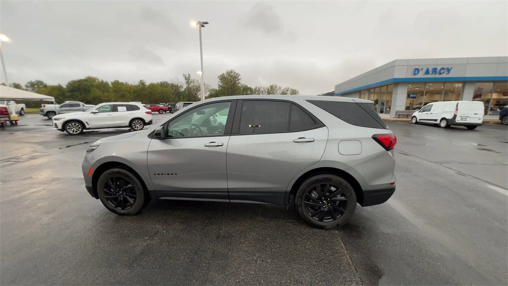 2023 Chevrolet Equinox LS photo 4