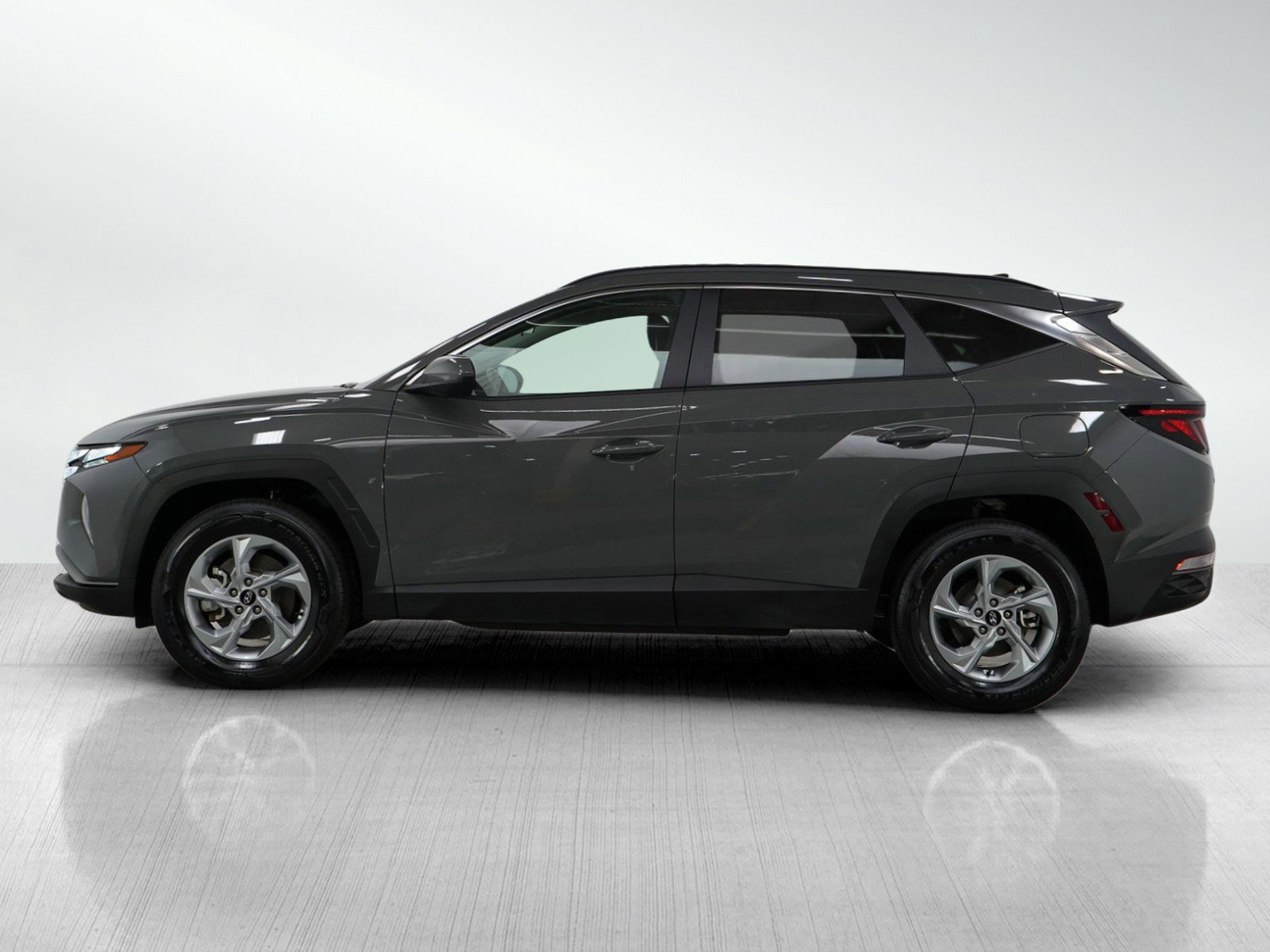 Used 2024 Hyundai Tucson SEL with VIN 5NMJBCDE9RH388767 for sale in Minneapolis, Minnesota