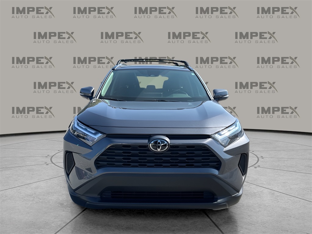 2025 Toyota RAV4 XLE photo 8