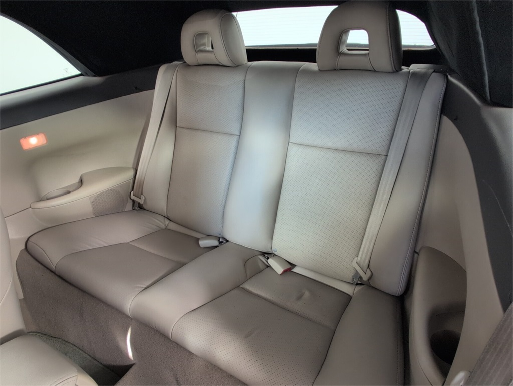 2008 Toyota Camry Solara SE photo 9