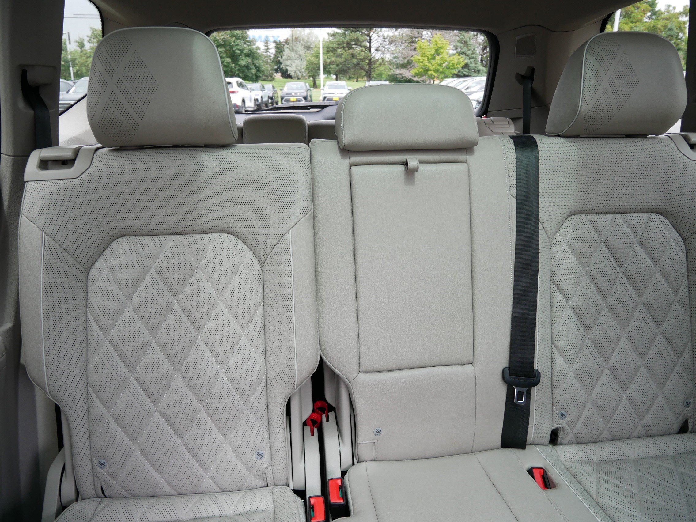 2025 Volkswagen Atlas SEL Premium R-Line photo 13