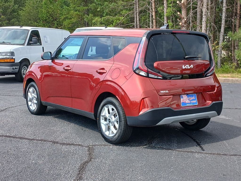 2023 Kia Soul LX photo 4