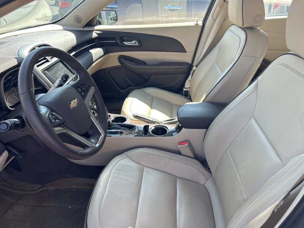 2015 Chevrolet Malibu LTZ photo 3